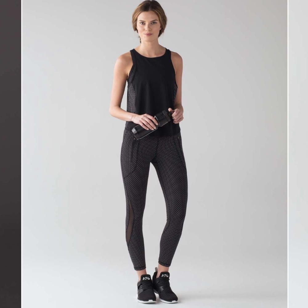 Lululemon leggings with reflective dots ,size 2